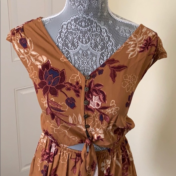 Tan Floral Romper - Picture 2 of 5